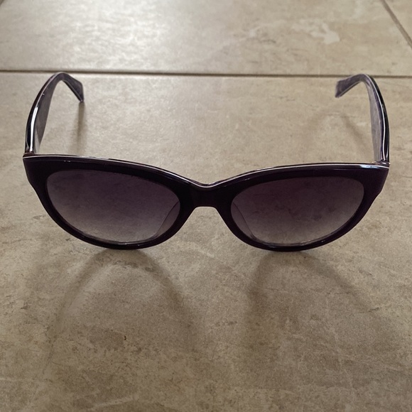 Moda International Dark Purple Sunglasses & Hard Shell Case - Picture 4 of 14